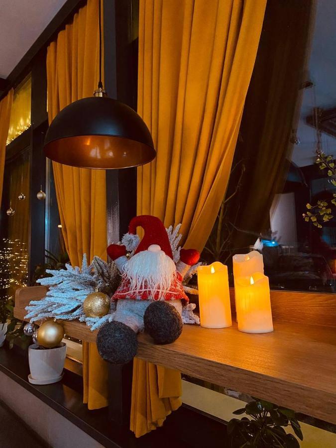 Hotel 78 Cafe Karakol Bagian luar foto