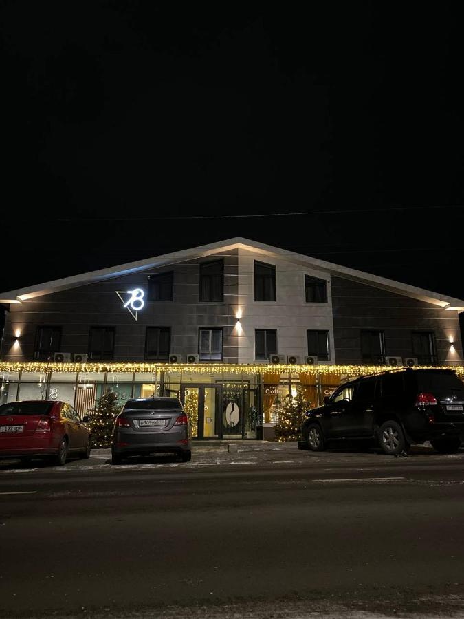 Hotel 78 Cafe Karakol Bagian luar foto